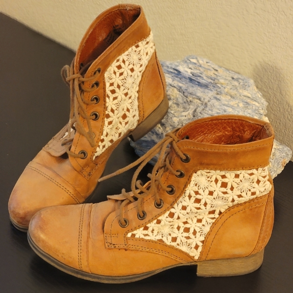 Steve Madden Lacey Leather Ankle Boots Size 6'5M